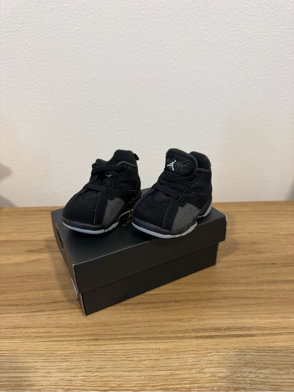 Jordan Toddler Black and Gray Mini Sneakers